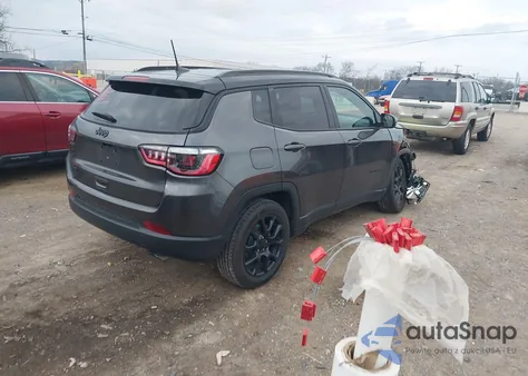 2022 Jeep Compass Altitude 4X4 from USA, damaged, VIN 3C4NJDBB2NT184571